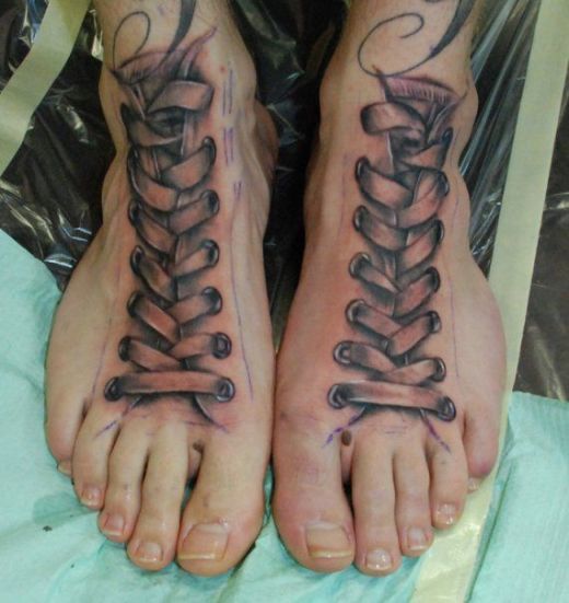 tatuajes-en-el-empeine-cordones-lefrontal