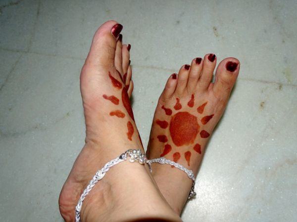 tatuajes-en-el-empeine-soles-istock