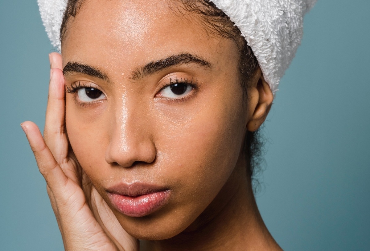 aplicación agua micelar bioderma